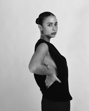 Yassi Pressman Instagram - it’s nice to be free like this hummingbird on me 🕊️