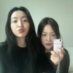 Yeri Instagram - 사샤 언니와의 추억 하나 on youtube ★♥••🤍🛼