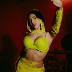 Yeri Mua Instagram - YA SALIO EL VIDEO OFICIAL DE “Línea del perreo”☎️🎶🇨🇱 A LAS 12 SALE EN TODAS LAS PLATAFORMAS 🍒😍🫵🏻