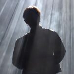Yong Jun-hyung Instagram - 거실에 붙여놓았던 셋리스트를 선뜻 떼어내지 못하고 아직 그대로 두었어요. 후련할 것 같았는데 섭섭하기도 하고 벌써 그립고 그렇네요. 무대에서 바라본 장면은 여전히 아름다웠고, 다시 이곳에 오르게 해주신 모든 분들께 진심으로 감사합니다. 행복했습니다 🤍 (첫번째사진은 퍼왔어요.. 찍어주신분 감사합니다 🤗)