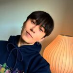 Yong Jun-hyung Instagram – 따듯한 설 연휴 보내세요 🙇🏻‍♂️