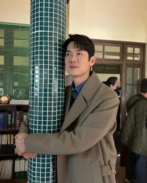 Yoo Yeon-seok Instagram - #낭만닥터김사부3 본방사수!