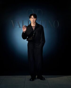 Yoo Yeon-seok Instagram - #광고 @maisonvalentino #언박싱발렌티노