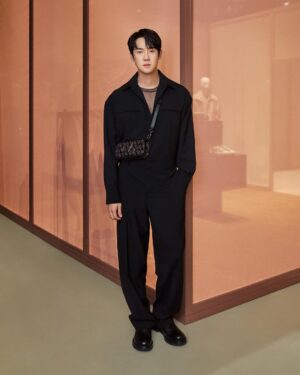 Yoo Yeon-seok Instagram - #광고 @maisonvalentino #언박싱발렌티노