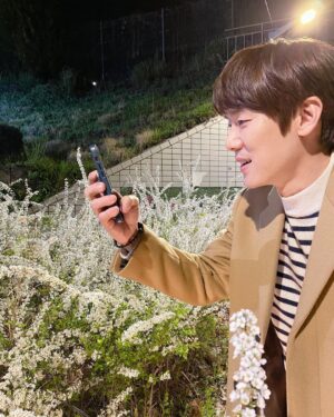 Yoo Yeon-seok Instagram - #윈터가든 #겨울정원 #봄에핀겨울정원ㅋㅋㅋ #슬기로운의사생활시즌2 💓