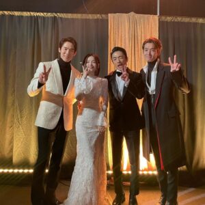 Yoo Yeon-seok Instagram - 새해에 건강하게 #슬기로운의사생활시즌2 로 만나요😍 #2020mama #슬기로운의사생활