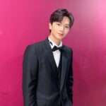 Yook Sung-jae Instagram - 새해 복 많이 받으세요!! 모두 건강하고 행복하고 돈도 많이 벌고 저도 이제 서른입니다!😁😁더 멋진 사람이 되겠습니다! 모두 행복하세요!