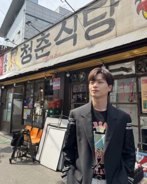 Yook Sung-jae Thumbnail - 434.1K Likes - Top Liked Instagram Posts and Photos