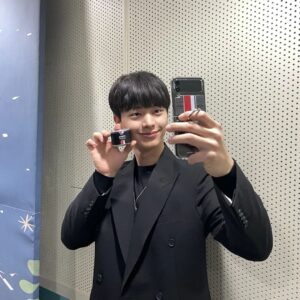 Yook Sung-jae Thumbnail - 434.2K Likes - Top Liked Instagram Posts and Photos