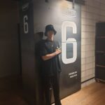 Yook Sung-jae Instagram - 역시 영화관은 6관이지