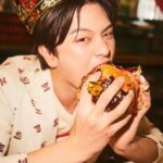 Yook Sung-jae Instagram - YOOKo'clock 원본3 ㅋㅋㅋ