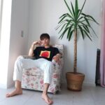 Yook Sung-jae Instagram - 퍼스트룩 비하인드 컷!😎