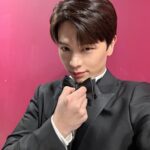 Yook Sung-jae Instagram - 새해 복 많이 받으세요!! 모두 건강하고 행복하고 돈도 많이 벌고 저도 이제 서른입니다!😁😁더 멋진 사람이 되겠습니다! 모두 행복하세요!