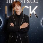 Yook Sung-jae Instagram - @tiffanyandco #광고 #Tiffanyandco #TiffanyLock #Tiffanypartner #티파니앤코 #티파니락 부산 신세계백화점 센텀시티점에서 열린 티파니앤코 팝업 스토어 많이 구경오세요!
