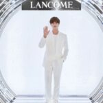 Yook Sung-jae Instagram - #광고 #랑콤 #클라리피끄세럼 #클라리피끄프로솔루션 @lancomeofficial 잠실에서 열린 랑콤 팝업스토어 많이 놀러오세요!