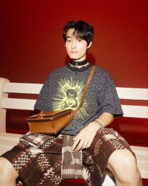Yoon Chan-young Instagram - I’ve been to Coach Spring 2023 runway show! 

코치 2023 봄 런웨이 쇼에 다녀왔습니다!
🧸🧸

@coach#CoachNY#CoachSpring23#NYFW