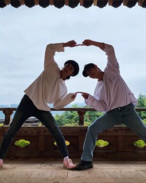 Yoon Doo-joon Instagram - 많이 축하해주셔서 진심으로 감사합니다!!!!
이번주도 무덥고 지치고 힘들겠지만 화이팅해보자구~~

오늘은 생일기념으로 방랑자윤두준 월 화 연속 업로드 들어갑니다! 많은 기대는 하지 말아주시고 오늘도 멋진 하루 보냅시다!!!!!!