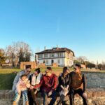 Yuanita Christiani Instagram - Kayanya seru juga sih kalo triple date yah HAHAHA. Tydack usah dimention yang bersangkutan, kuatir dilindes tronton🤣🤣🤣 Belgrade, Serbia