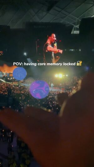 Yuanita Christiani Instagram - Just from last night!!! Seru banget with this best crew 🤗🔥 

Chris Martin is such a performer! Suaranya stabil dan tetep bisa ngelawak terus. Stage shownya wow! 🎆 Pantesan masuk one of bucketlist before you die. 

Gimana yang ikut tadi malem juga ?? 

#coldplay #nationalstadium #skyfullofstars #ColdplaySG #ColdplaySingapore