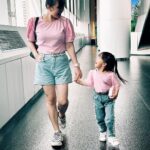 Yuanita Christiani Instagram - Paling happy kalo bisa pake baju couple gini sama ayiewa hihihihi Thank you @ariellainstyle super cute top nya. Fyi, itu pose2nya arahan dari anak kecil loh hahaha