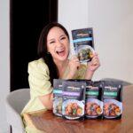 Yuanita Christiani Instagram - Sudah coba lauk praktis terbaru dari happYCheeks? Ada 3 menu lezat yang bisa kamu pilih: ✨Balinese Red Chicken ✨Javanese Spicy Chicken ✨Lado Mudo Smokey Mackarel Lauk lezat super praktis, siap dalam 2 MENIT saja! SANGAT AMAN dikirim ke seluruh Indonesia & juga luar negeri. Tunggu apa lagi, langsung aja check out di marketplace kesayangan kamu dengan klik link pada bio @happycheeksofficial 😁💛 #happycheeks #selaluada Jakarta, Indonesia
