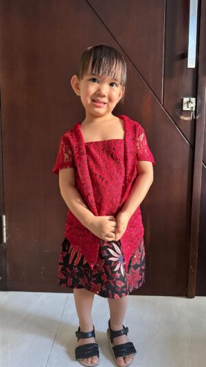 Yuanita Christiani Instagram - Selamat kembali ke sekolah, cintaku sedunia❤️ #AriellaLenoraWiguna#3yearsold