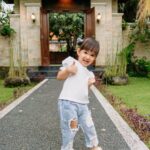 Yuanita Christiani Instagram - Anak gadis kami yang bulan depan 3 tahun. Definisi sesungguhnya "gak berasa yah waktu tuh cepet banget deh". Terimakasih Ariella untuk banyak warna dan senyum yang selalu kamu berikan❤️ @ariellalenorawiguna . 📸 @sweet.escape