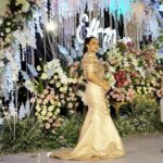 Yuanita Christiani Instagram - trust the timing of your life ✨ . Gown @cynthiatan__ brushed @karenshenna.makeup hair @michellocks