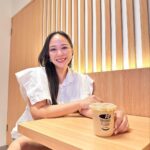 Yuanita Christiani Instagram - Good days start with coffee and you😉☕️ . Top @ariellainstyle