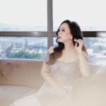 Yuanita Christiani Instagram - My first gig of 2023. Hello malang😍 Happy Wedding to beloved couple Hendra & Jessica. Thanks for having me🙏🏻 #henjesstome . Dress @bypriscaadelina Brushed @zevalevielmakeup Malang, Jawa Timur, Indonesia