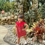 Yuanita Christiani Instagram - Lagi di bedugul, kembaran pake @ariellainstyle sama unyil kesayangan
