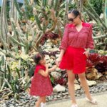 Yuanita Christiani Instagram - Lagi di bedugul, kembaran pake @ariellainstyle sama unyil kesayangan