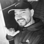 Yudi Tamashiro Instagram - NINGUÉM IRÁ FAZER SUA PARTE POR VOCÊ, COLOCA UM SORRISO NO ROSTO, LEVANTA E ANDA EM DIREÇÃO DA SUA MISSÃO ✈️ AINDA NÃO CHEGUEI NO JAPÃO. NESTE MOMENTO ESTOU EM CONEXÃO #losangeles🇺🇸 E DEPOIS MAIS 12 horas de voo até #hanedaairport 🇯🇵 OBRIGADO SENHOR POR CONTINUAR ME USANDO COMO TEU INSTRUMENTO ❤️‍🔥 #sejaforteecorajoso 👊🏻 LAX Los Angels International