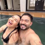 Yudi Tamashiro Instagram - A CASA TÁ PRONTA??? Bora aproveitar a nossa piscina que ficou maravilhosa com as pedras da @tajrevestimentos @polomarmores 🌊