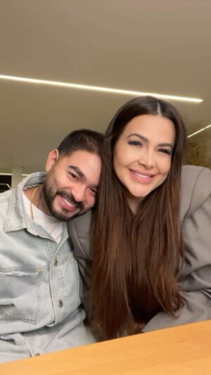 Yudi Tamashiro Instagram - Realizamos um encontro de agradecimento a Deus na nossa casa e registramos de forma simples, para que vocês também possam fazer parte desse momento ❤️

Já agradeceram hoje por mais um dia de vida?