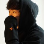 Yuki Tsunoda Instagram - 僕のオリジナルブランドを立ち上げました！🍁 素材にこだわり僕自身がデザインしたアイテムになっています！ ご購入はこちらから 🔗 https://yukitsunodashop22.com/ Check out my new merch🍁 Available now in Japan, with global shipping coming by year-end! Don't miss out!