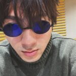 Yuki Yamada Instagram – #君が心をくれたから 第６話ご覧頂きありがとうございました
のあとは #山田裕貴ANNX です
「だが俺の魂がそれを否定してんだよ」の五条悟さん
昔、眼鏡屋さんに行って
「呪術廻戦の五条悟のようなサングラスを作りたいんですが…」と店員さんと
一緒に作りました
心で、（感じて、考えて出す答え）でなく、
魂（意識しなくてもそうだと答えが出てしまう感覚）
での会話がいいんだよなぁ

@allnightnippon1967