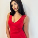 Yukti Kapoor Instagram - 💄 Looking for flawless bridal makeup or glam looks? Look no further! My friend @makeupbyshefalisingh is a gifted makeup artist who can make any look come to life. 🫶 . #MakeupArtist #BridalBeauty #MakeupMagic #BridalGlam #red #fashion #shorthair #makeup