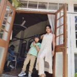 Yukti Kapoor Instagram - Kirti ka Puru Puru ki Kirti Dono ek dusre ki Jaan ♥️👩‍👦 Aa rahe hai aapse milne 4th September se raat 11 baje @starplus par..… Dekhna mat bhulna 🙈 #newshow #television #actorslife Panchgani Hill Station