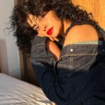 Yukti Kapoor Instagram - . . #curlyhair #denim #magichour