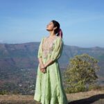 Yukti Kapoor Instagram - Kirti Shukla reporting from the sets of KEH DOON TUMHEIN #kdt ♥️ Monday to Sunday at 11 pm on @starplus #workingstills #setlife #actorslife 📸 @psycameraman MUA @radhe_kashyap_123