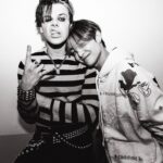 Yungblud Instagram - seoul wiv friends 🇰🇷🇰🇷🇰🇷 ill be back !!! 😈 사랑해요 🖤☠️💕🧷🏴‍☠️🖤