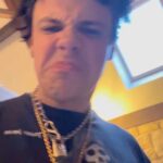 Yungblud Instagram - h🖤a✟p💕p𖤐i☠️e🖤 r … express yourself with yer friends, they’ll save yer life 🖤