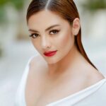 Yuri Vargas Instagram - Ya que estamos de paso,dejemos huellas bonitas. 🤩🙏 @fernandoperezrojas💄 @roberto_casas 📸 @casadilucactg 🏩♥️ Vestido hermoso 👗 @exsstiendas ♥️
