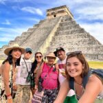 Yuri Vargas Instagram - Primera foto: Ella es mi reina mi madre que amo 😍 Segunda foto: mi padre y hermana que son mi vida 😍 Tercera foto : mi abuela y tío que son muy importantes en nuestras vidas gracias por estos momentos maravillosos de recarga el alma los amo Chitzen Itza