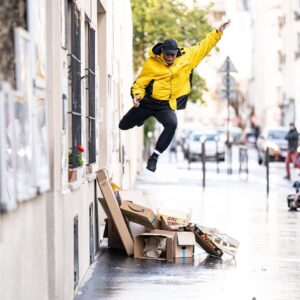 Mister V Instagram - LA POLICE 3 est sorti il y a deux jours et putain qu’est-ce que c’est bon de vous retrouver. On s’est tué de rire à l’écrire et encore + à la jouer. 

Merci à tous ❤️ 
📸 @samuel_nogues 

Le lien de la vidéo est dans ma bio.