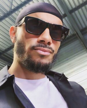 Mister V Instagram - Nomme cet acteur porno. Les rageux diront Paint #GonevaneJones