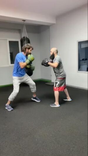 Zabit Magomedsharipov Instagram - Иногда тренируемся 

@bukaboxing