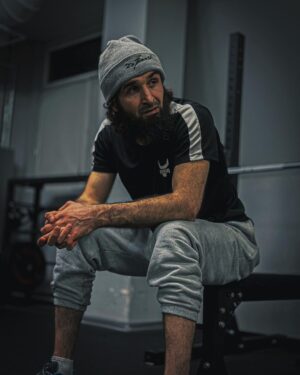 Zabit Magomedsharipov Instagram - В ожидании🏋️‍♂️

@bukaboxing