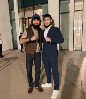 Zabit Magomedsharipov Instagram - Братское сердце 🇰🇿
⠀@makhat_kz